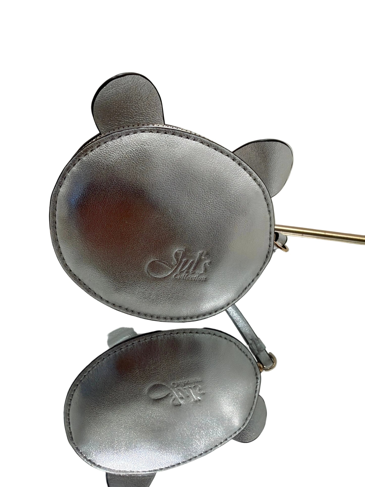 Silver circular pouches with 'Silk's' branding on a white background