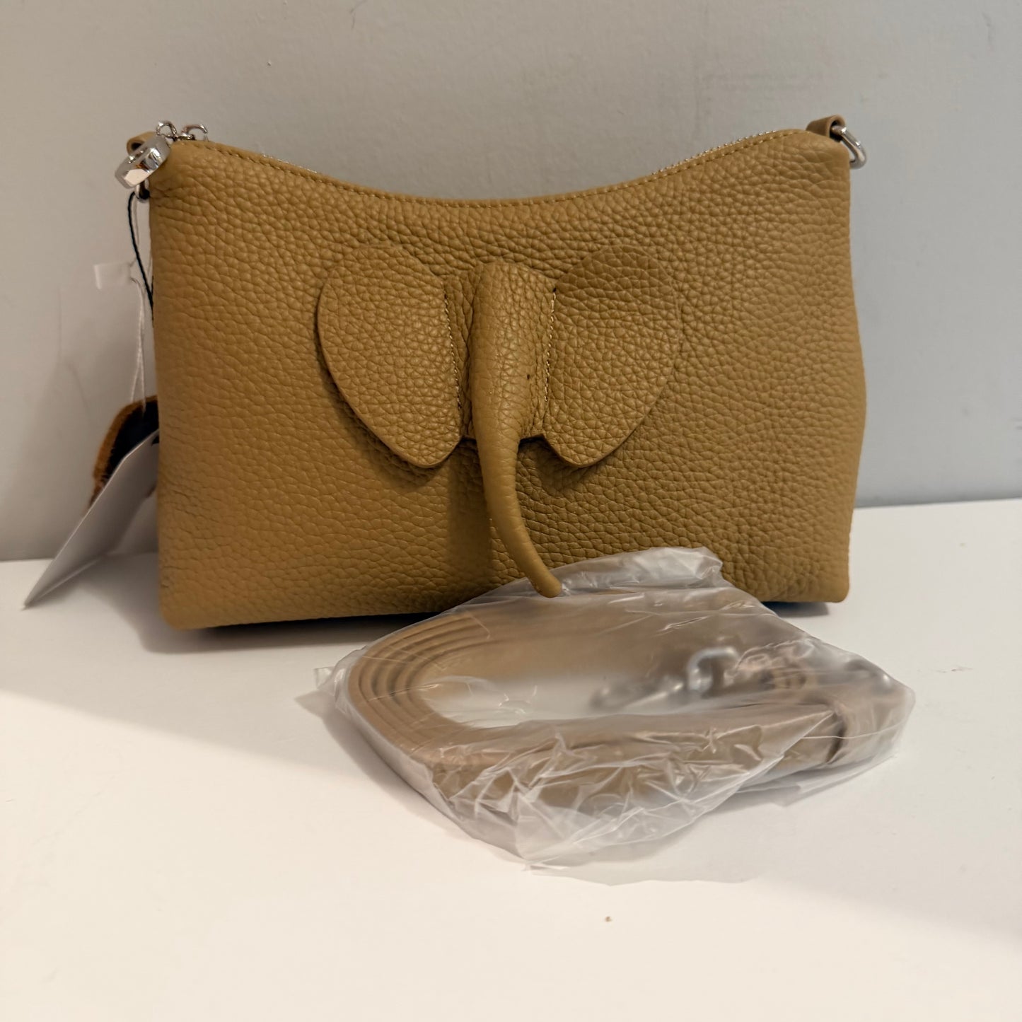 The E Dumbo -Taupe