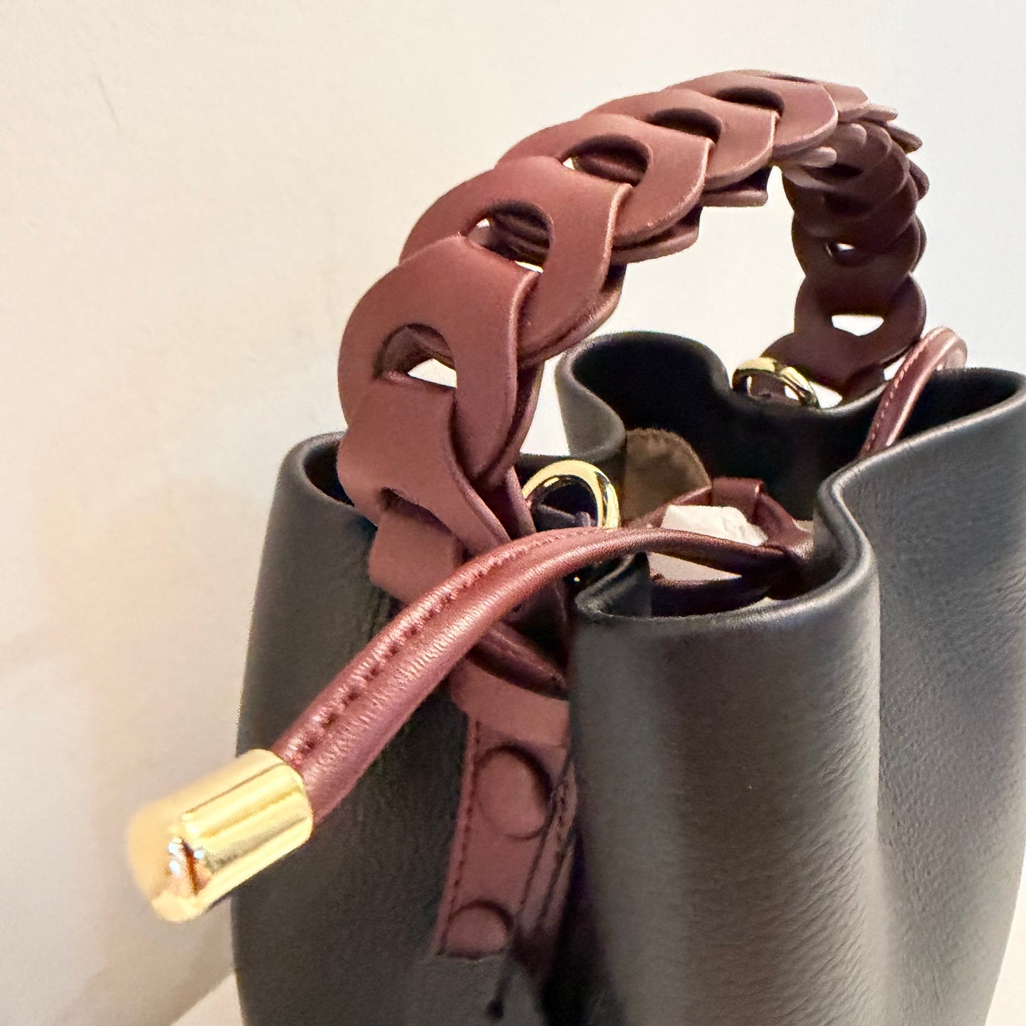 The Akua Bag -Multi Col Black/Brown