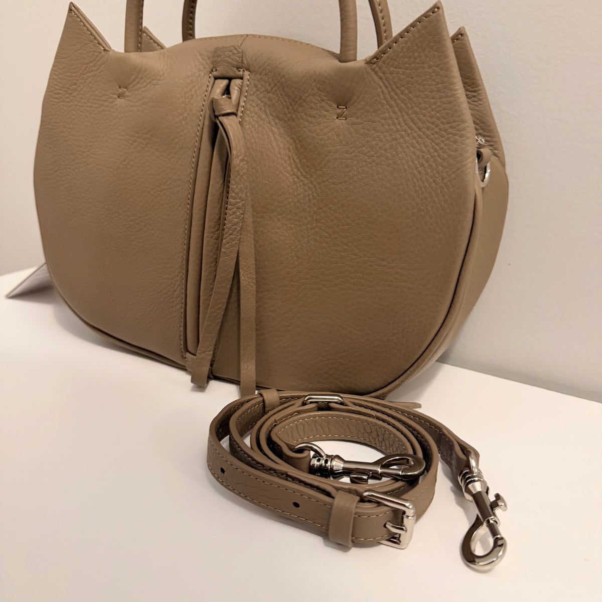 The Angela Bag Taupe Medium
