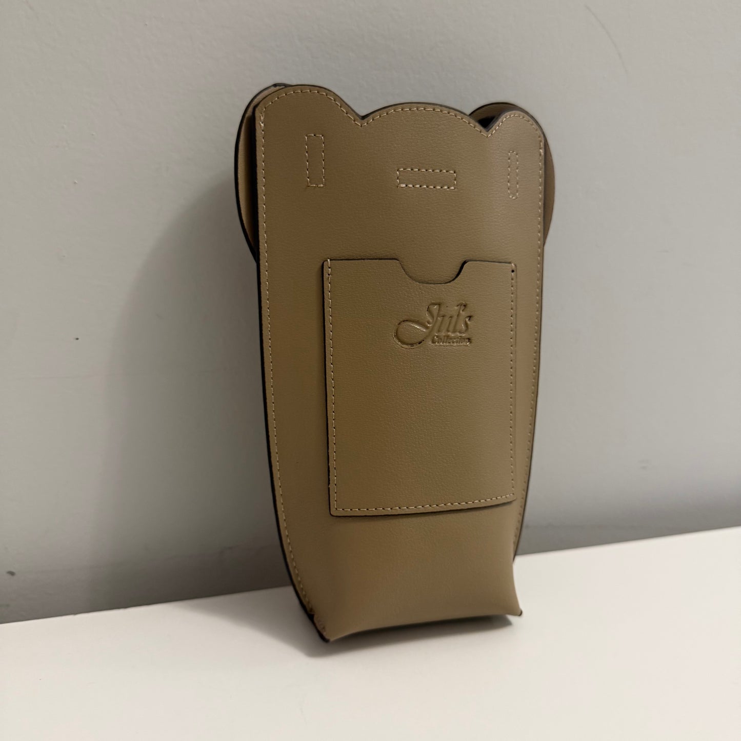 The Elephant Crossbody-Taupe